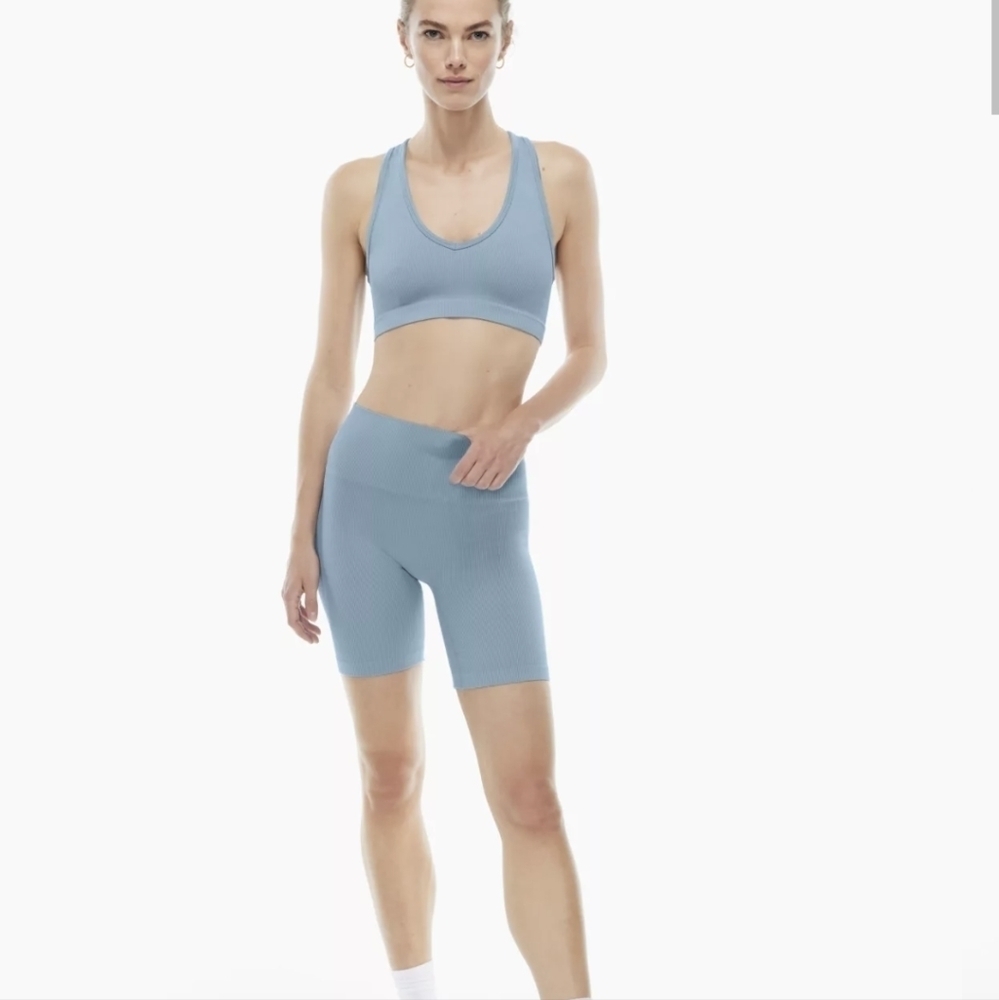 Tna hi rise biker short 7" sage green